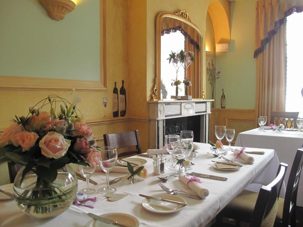 Berties Hotel Romsey Kültér fotó