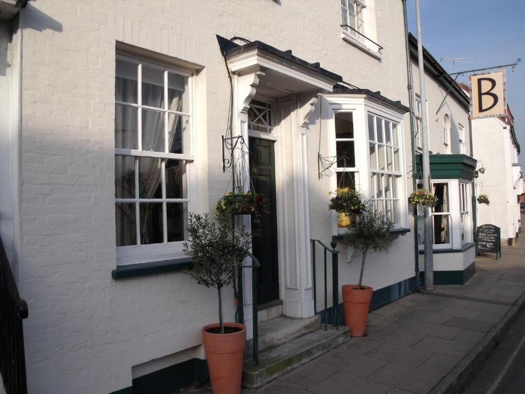 Berties Hotel Romsey Kültér fotó